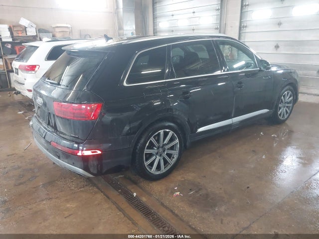 2019 AUDI Q7 WA1LAAF77KD048850 Photo 3