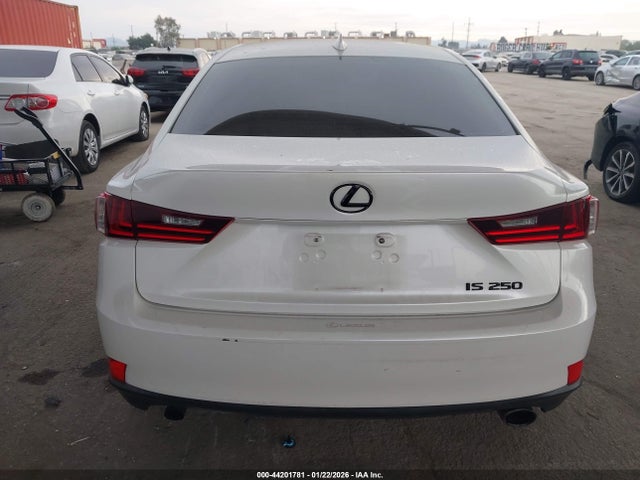 2014 Lexus Is 250 მანქანა იყიდება აუქციონზე, vin: JTHBF1D25E5008998, აუქციონის ნომერი: 44201781