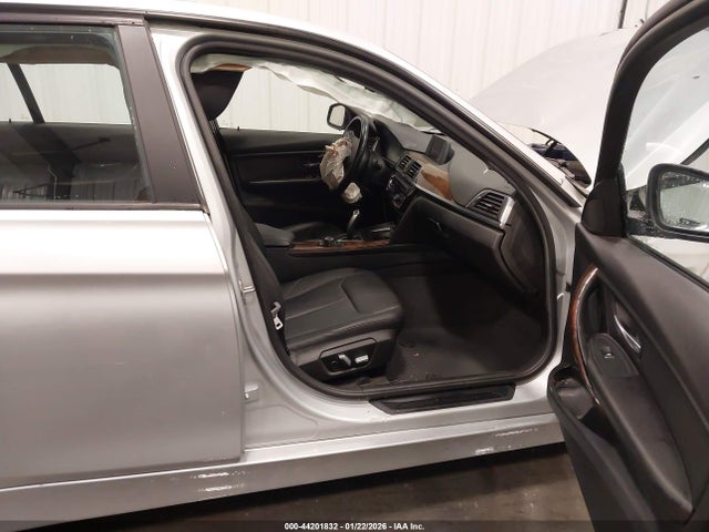 2016 BMW 320I WBA8E5G53GNT40904 Photo 4