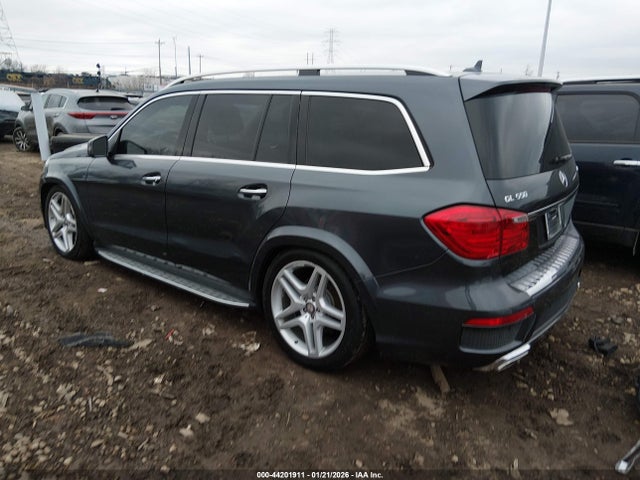 2015 MERCEDES-BENZ GL 550 4JGDF7DE5FA560609 Photo 2