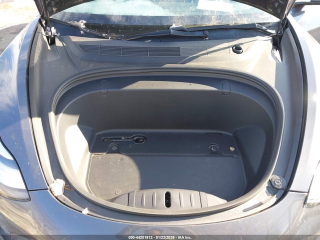 44201912 :رقم المزاد ، 5YJ3E1EB2KF520722 vin ، 2019 Tesla Model 3 Long Range/performance مزاد بيع