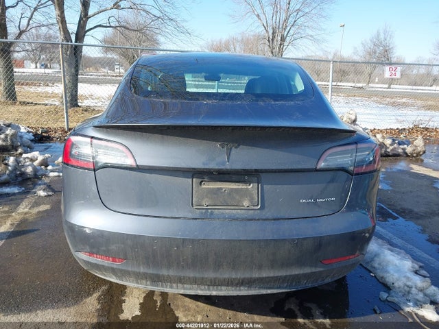 44201912 :رقم المزاد ، 5YJ3E1EB2KF520722 vin ، 2019 Tesla Model 3 Long Range/performance مزاد بيع