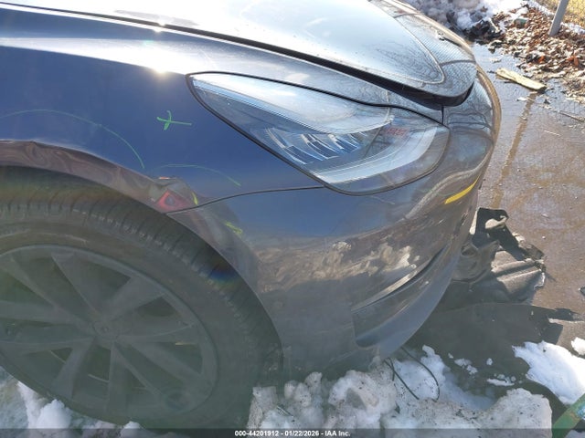44201912 :رقم المزاد ، 5YJ3E1EB2KF520722 vin ، 2019 Tesla Model 3 Long Range/performance مزاد بيع