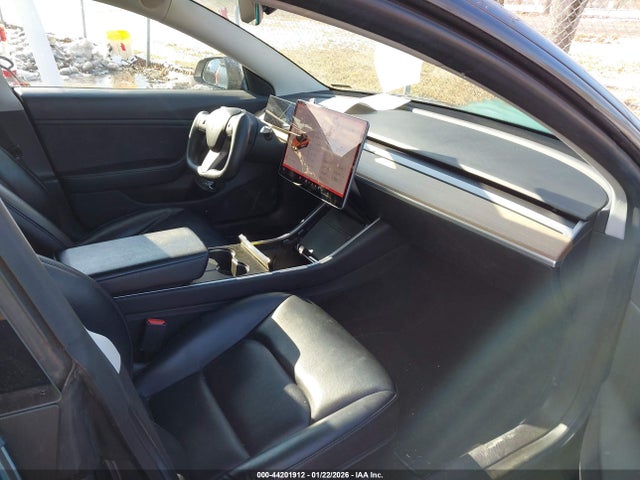 44201912 :رقم المزاد ، 5YJ3E1EB2KF520722 vin ، 2019 Tesla Model 3 Long Range/performance مزاد بيع