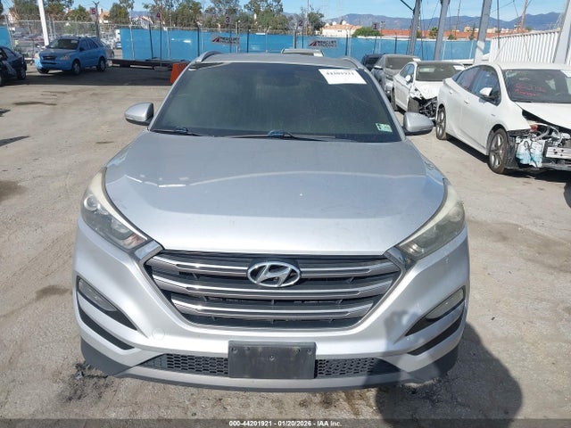 KM8J33A29GU029380 Hyundai Tucson Limited