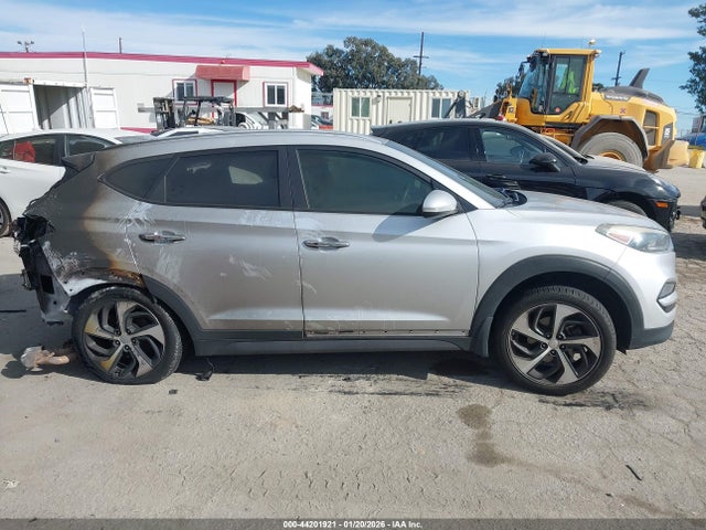 KM8J33A29GU029380 Hyundai Tucson Limited