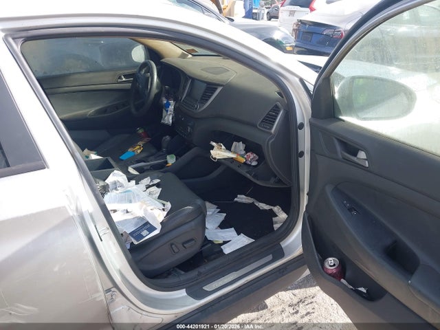 KM8J33A29GU029380 Hyundai Tucson Limited