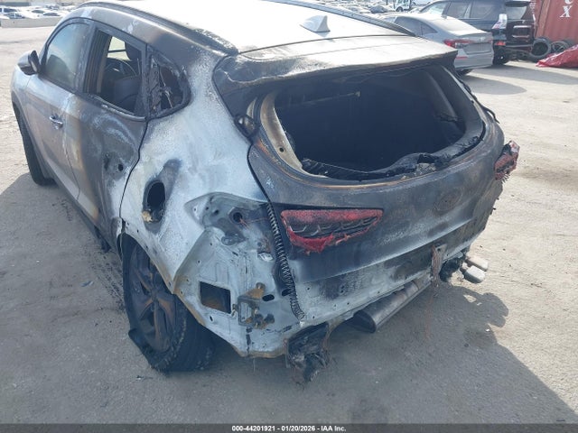 KM8J33A29GU029380 Hyundai Tucson Limited