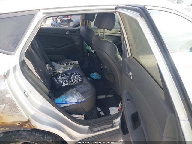 KM8J33A29GU029380 Hyundai Tucson Limited