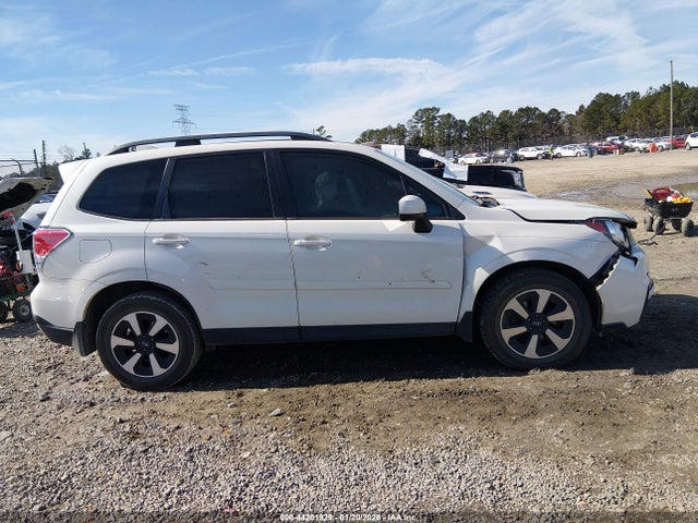 Subaru Forester 2.5i Premium 2018 JF2SJADC5JH462705 Image 13