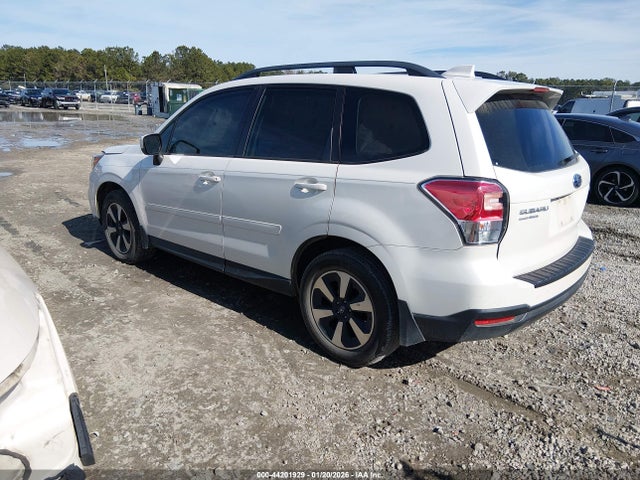 Subaru Forester 2.5i Premium 2018 JF2SJADC5JH462705 Image 3