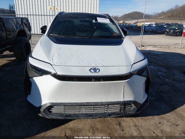 Toyota BZ4X XLE 2024 JTMABACAXRA090189 Image 13