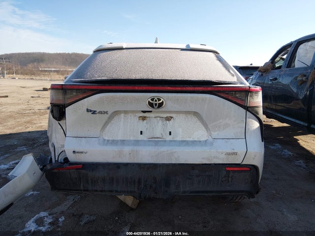 Toyota BZ4X XLE 2024 JTMABACAXRA090189 Image 17