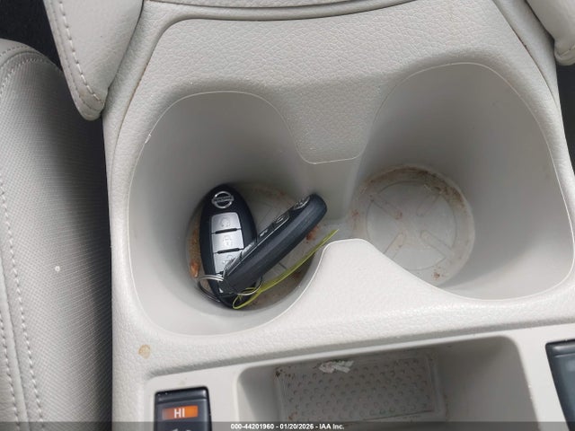JN1BJ1CP4HW012085 Nissan Rogue Sport Sl