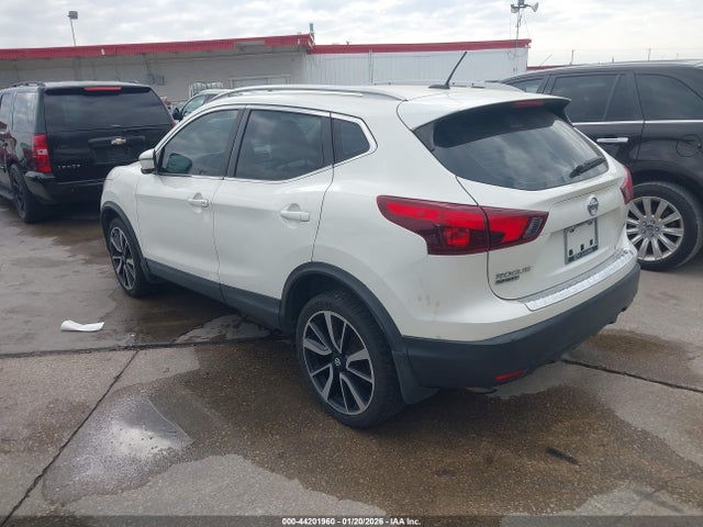 JN1BJ1CP4HW012085 Nissan Rogue Sport Sl