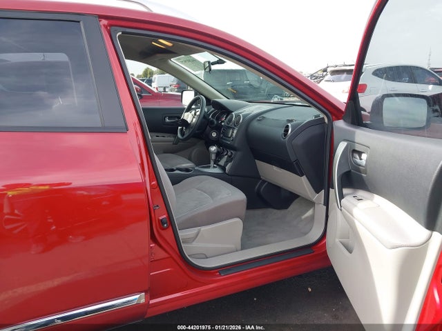 JN8AS5MT4FW164748 Nissan Rogue Select S