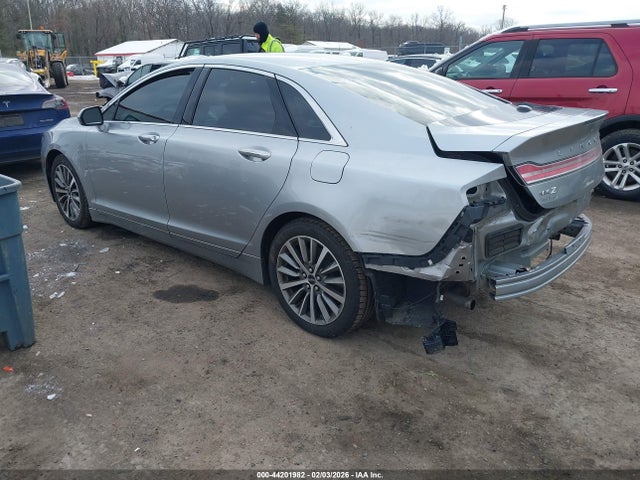 2020 LINCOLN MKZ 3LN6L5B98LR605555 Photo 2