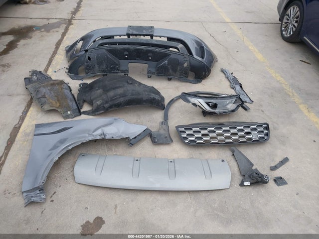 SALRJ2EX8P2478664 Land Rover Discovery P300 S