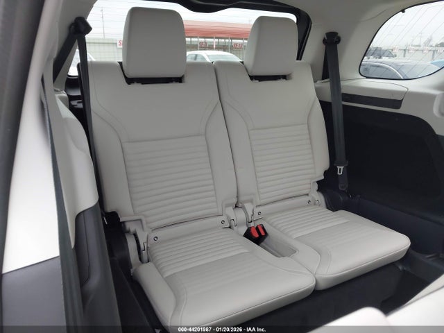 SALRJ2EX8P2478664 Land Rover Discovery P300 S