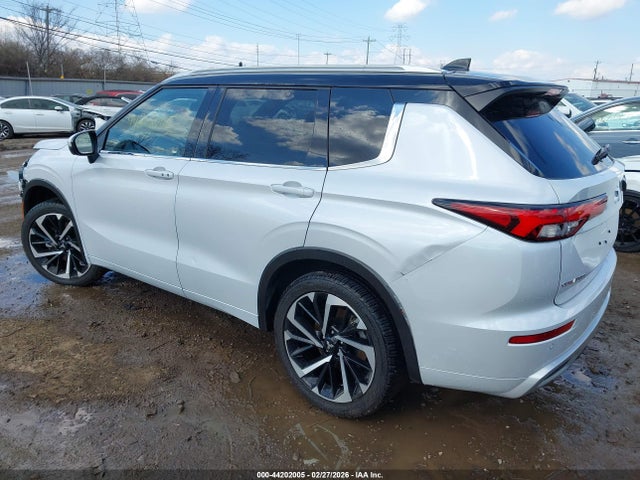 2024 MITSUBISHI OUTLANDER JA4J4WA8XRZ074657 Photo 2