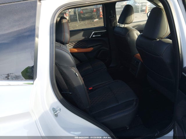 2024 MITSUBISHI OUTLANDER JA4J4WA8XRZ074657 Photo 7