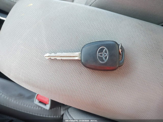 Продажа на аукционе авто 2017 Toyota Corolla Le, vin: 5YFBURHE7HP714324, номер лота: 44202035