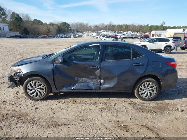 Продажа на аукционе авто 2017 Toyota Corolla Le, vin: 5YFBURHE7HP714324, номер лота: 44202035