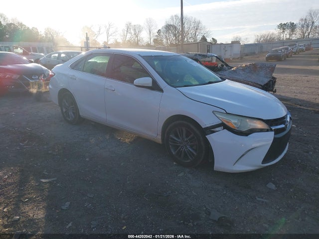 2015 Toyota Camry Se მანქანა იყიდება აუქციონზე, vin: 4T1BF1FK2FU064219, აუქციონის ნომერი: 44202042