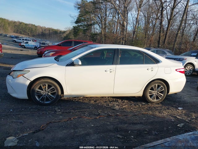 2015 Toyota Camry Se მანქანა იყიდება აუქციონზე, vin: 4T1BF1FK2FU064219, აუქციონის ნომერი: 44202042