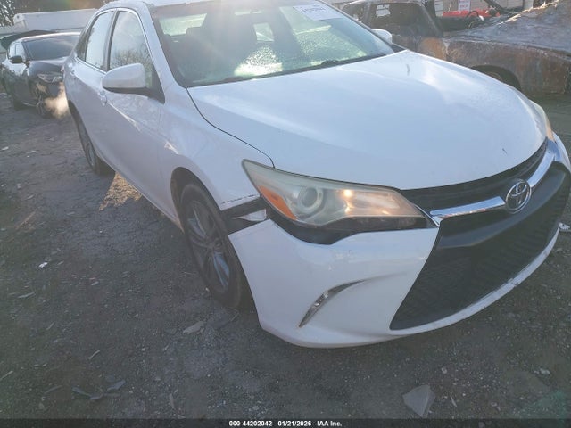 2015 Toyota Camry Se მანქანა იყიდება აუქციონზე, vin: 4T1BF1FK2FU064219, აუქციონის ნომერი: 44202042