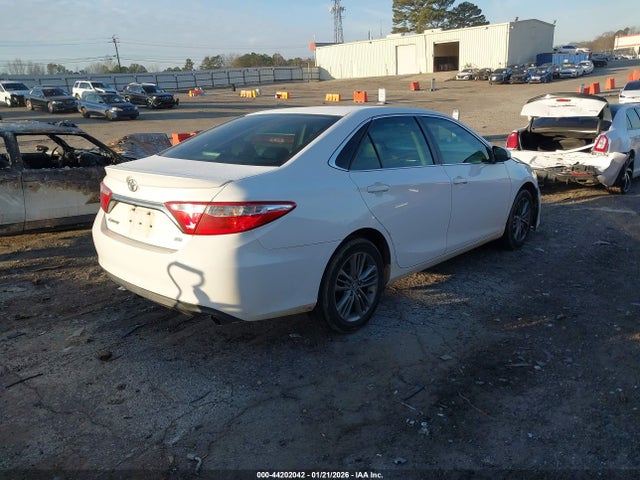 2015 Toyota Camry Se მანქანა იყიდება აუქციონზე, vin: 4T1BF1FK2FU064219, აუქციონის ნომერი: 44202042