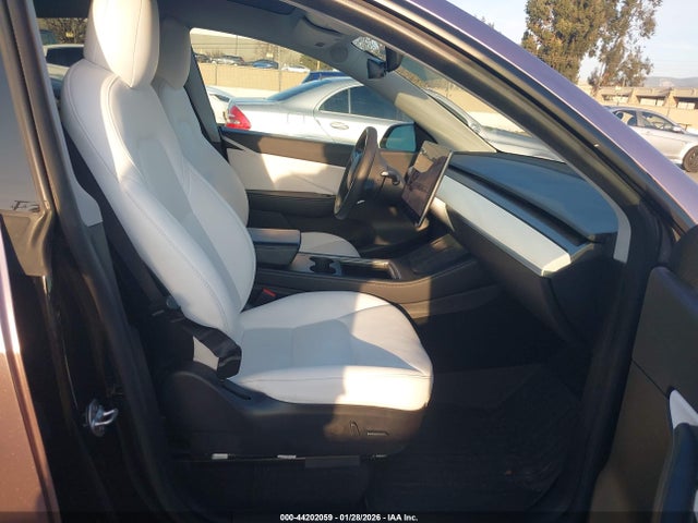 2021 TESLA MODEL Y 5YJYGDEF6MF252278 Photo 4
