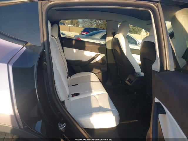 2021 TESLA MODEL Y 5YJYGDEF6MF252278 Photo 7