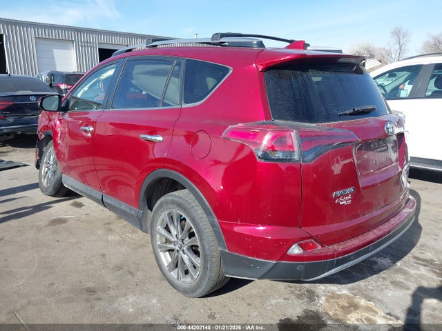 2018 TOYOTA RAV4 JTMDFREV8JD222143 Photo 2