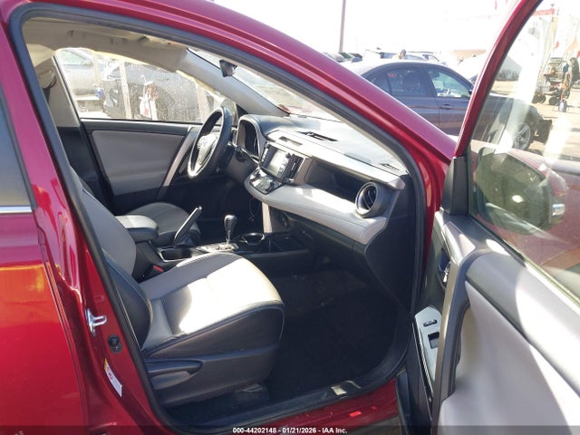 2018 TOYOTA RAV4 JTMDFREV8JD222143 Photo 4