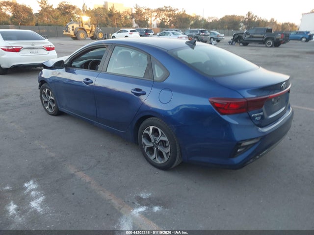 3KPF24AD1ME281610 KIA Forte Lxs