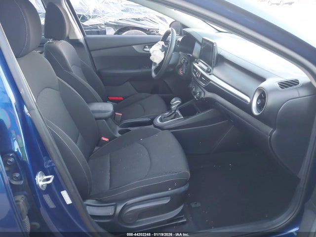 3KPF24AD1ME281610 KIA Forte Lxs