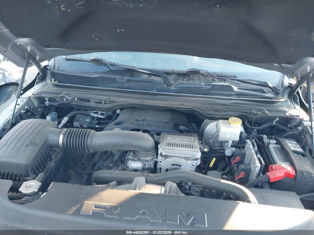 44202261 :رقم المزاد ، 1C6SRFRT9NN417973 vin ، 2022 Ram 1500 مزاد بيع