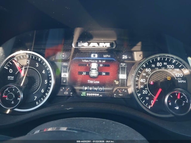 44202261 :رقم المزاد ، 1C6SRFRT9NN417973 vin ، 2022 Ram 1500 مزاد بيع
