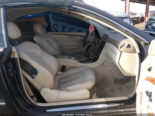 2007 MERCEDES-BENZ CLK 550 WDBTK72F27T076859 Photo 4