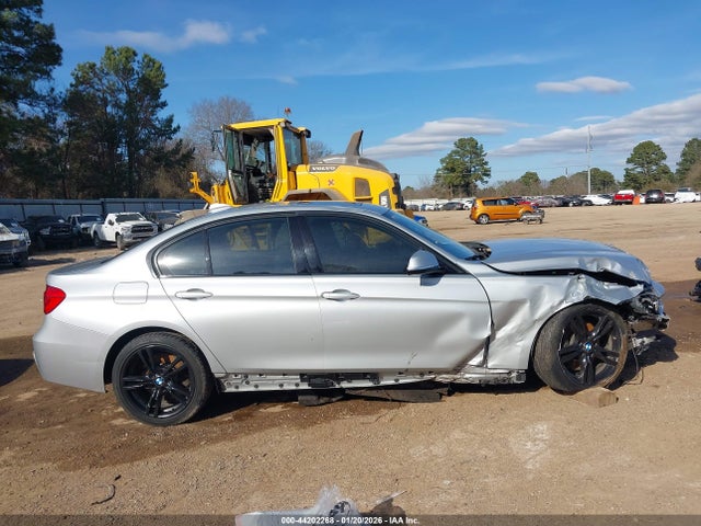 BMW 330i Xdrive 2017 WBA8D9C37HA011162 Image 12