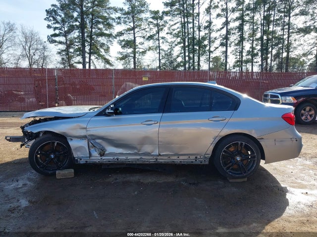 BMW 330i Xdrive 2017 WBA8D9C37HA011162 Image 13