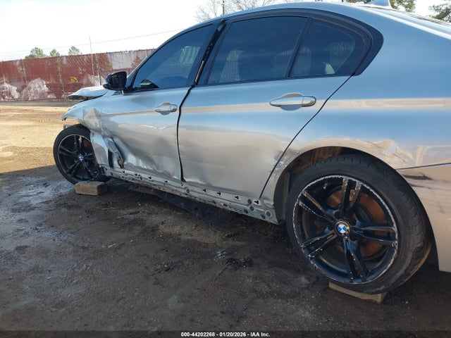 BMW 330i Xdrive 2017 WBA8D9C37HA011162 Image 20