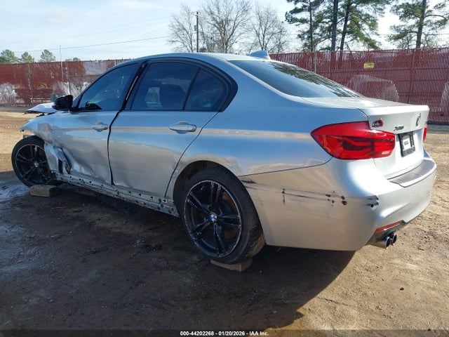 BMW 330i Xdrive 2017 WBA8D9C37HA011162 Image 3