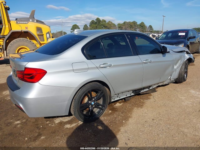 BMW 330i Xdrive 2017 WBA8D9C37HA011162 Image 4