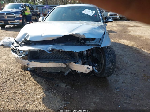BMW 330i Xdrive 2017 WBA8D9C37HA011162 Image 6