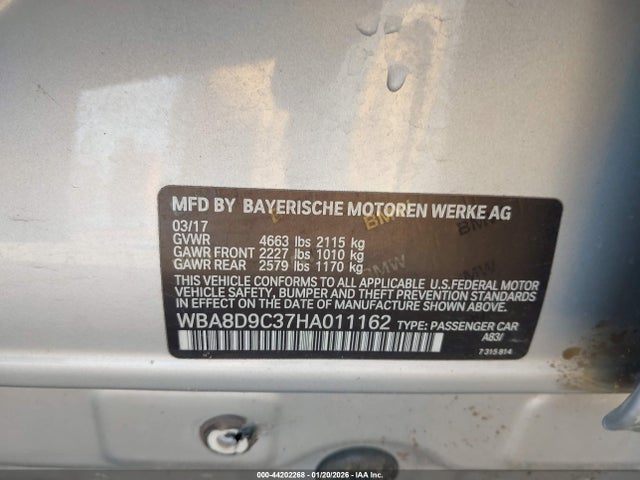 BMW 330i Xdrive 2017 WBA8D9C37HA011162 Image 9
