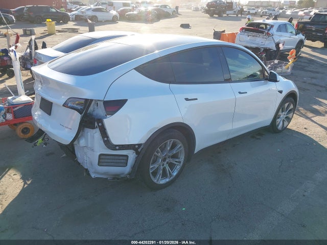 5YJYGDEEXLF032048 Tesla Model Y Long Range Dual Motor All-wheel Drive