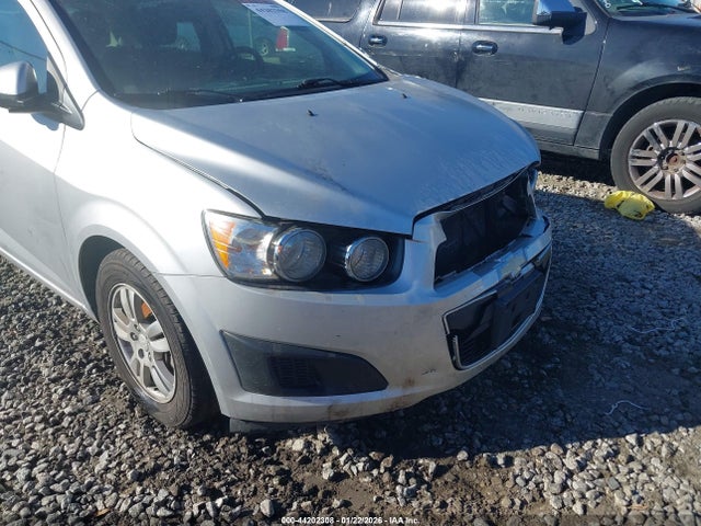 1G1JC6SG3F4135685 Chevrolet Sonic Lt Auto