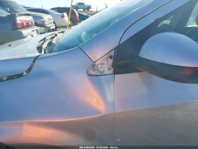 1G1JC6SG3F4135685 Chevrolet Sonic Lt Auto